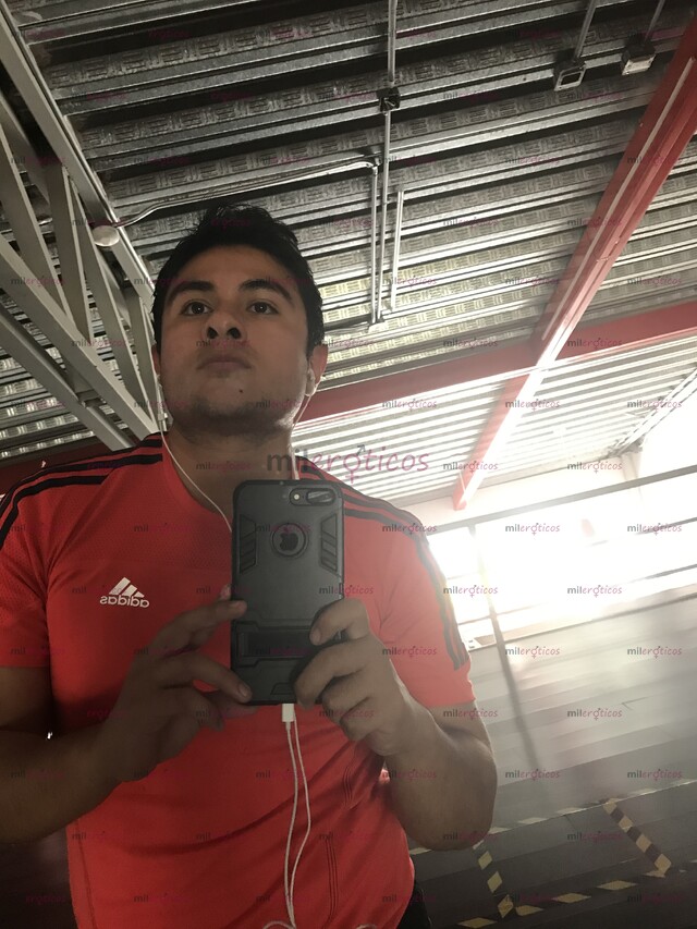 FOTOS DE CHICO TIERNO QUE TE DARA MASAJE EROTICO Y MAS .