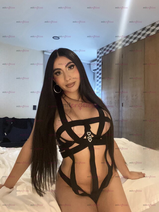 FOTOS DE REBECA ,CHICA PETIT DE 1.59 CM SUPER FEMENINA