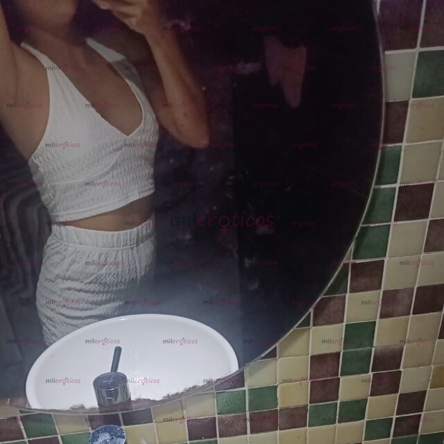 FOTOS DE LINDA Y ENCANTADORA FLAQUITA RICA Y COMPLACIENTE