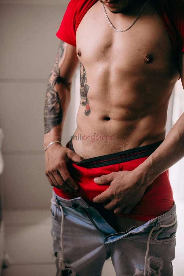 Ola sou felipe lins acompanhante alto nivel experimente e bem safado atendo casais mulheres trans homens passivos venham conhecer meu trabalho irei re...