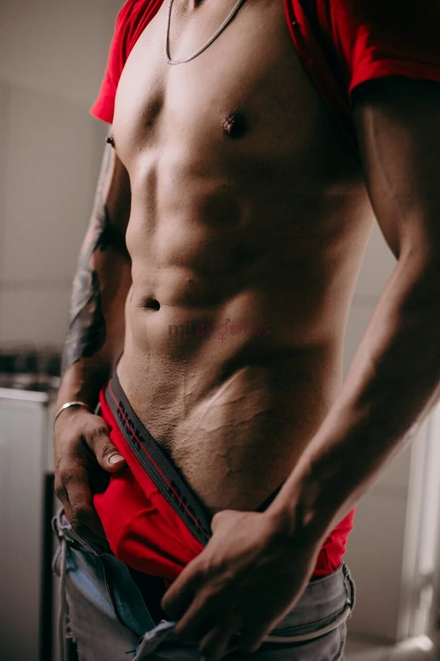 Ola sou felipe lins acompanhante alto nivel experimente e bem safado atendo casais mulheres trans homens passivos venham conhecer meu trabalho irei re...