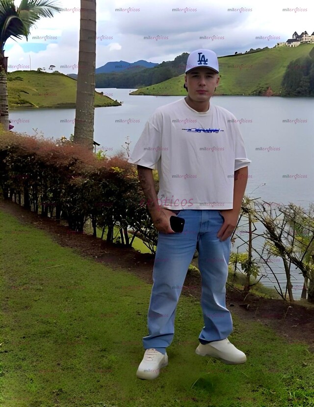 FOTOS DE COLOMBIANO RECIEN LLEGADO A TU PAIS MUY CALIENTE Y MORBOSO