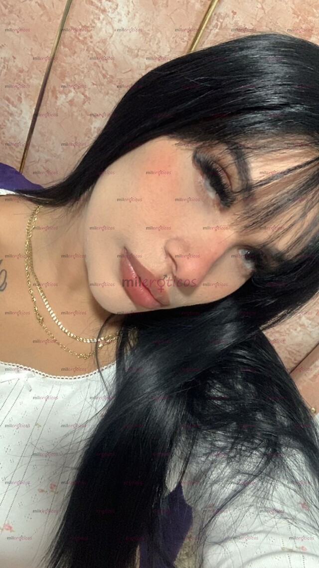 FOTOS DE CARITA ANGÉLICAL CON UN CUERPO VOLUPTUOSO