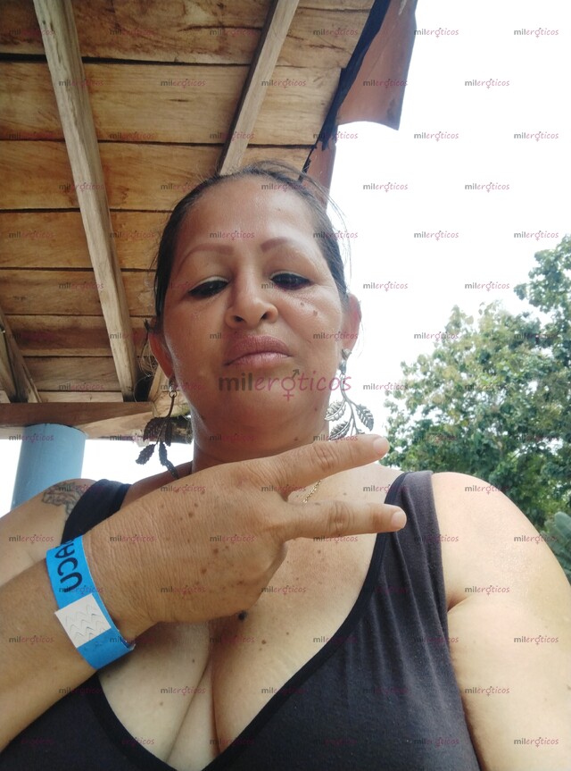 FOTOS DE HERMOSA VETERANA BLANQUITA GORDITA VOLUPTUOSA NINFÓMANA PIERNONA NALGONA