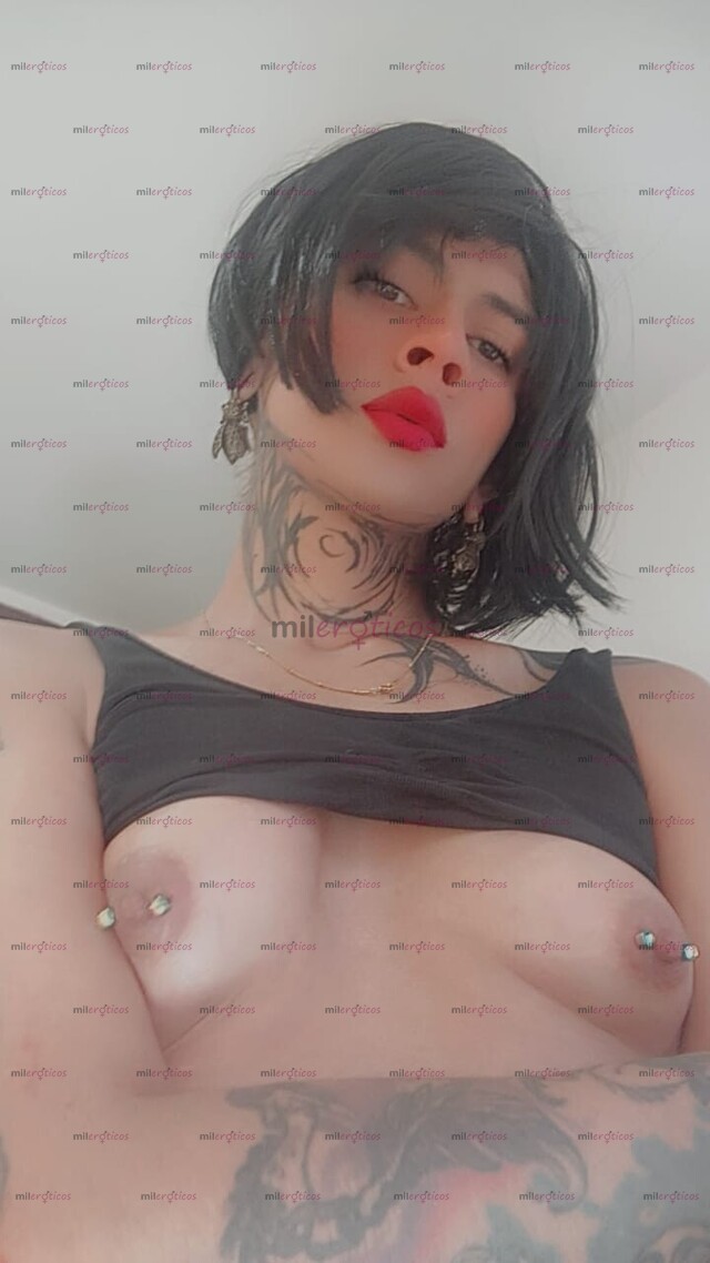 FOTOS DE CHICA FEMENINA ALTA DELGADA Y TATUADA, SUMISA DOM DOTADA
