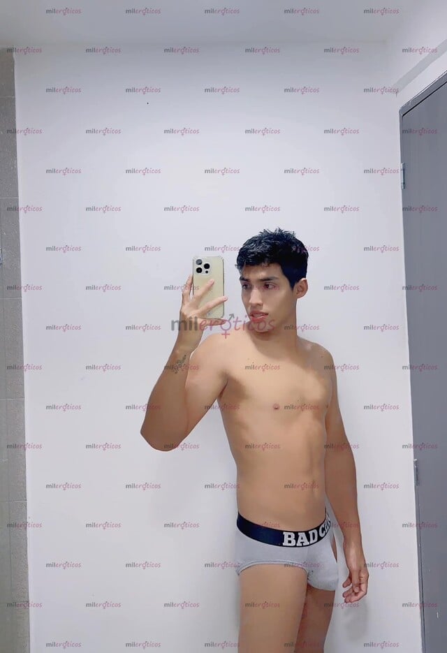 FOTOS DE CHICO DULCE COMPRACIENTE CON MUCHA ENERGÍA PARA PASAR MOMENTOS CALUROSOS