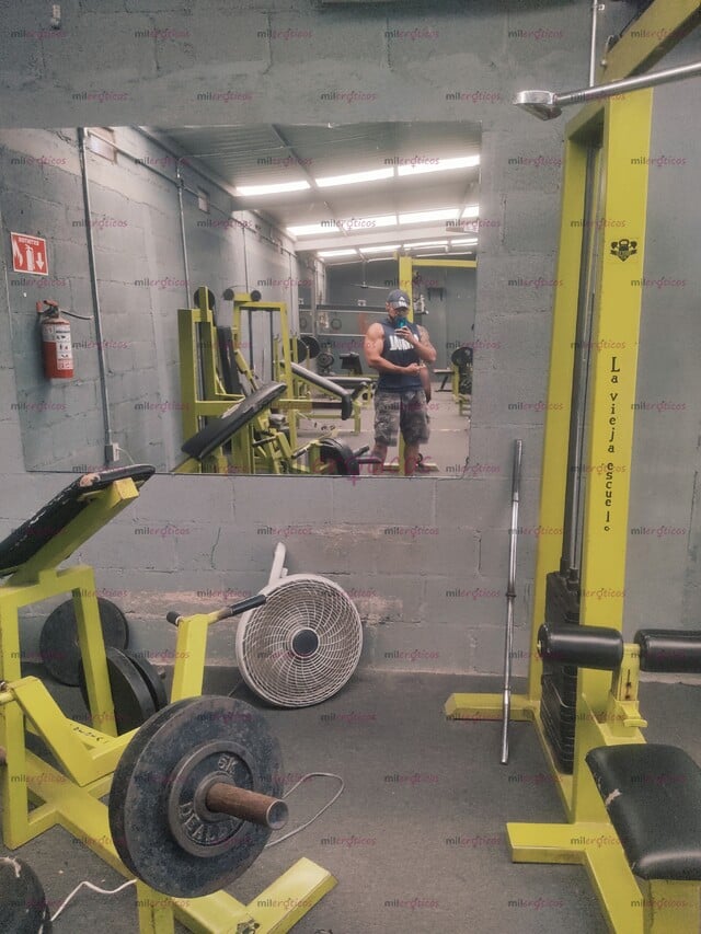FOTOS DE CABRON BARBON, PEDAZO LECHERO, SOLO HOY CONTACTA PARA PARTIRTE EL ORTO