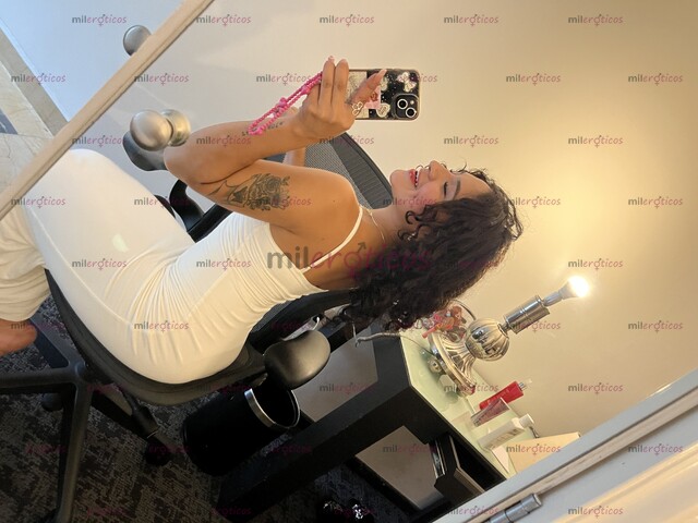 FOTOS DE HOLA BEBÉ SOY JADE, COLOMBIANA; UNA CHICA EXTROVERTIDA Y MUY CACHONDA.. LLÁMAME