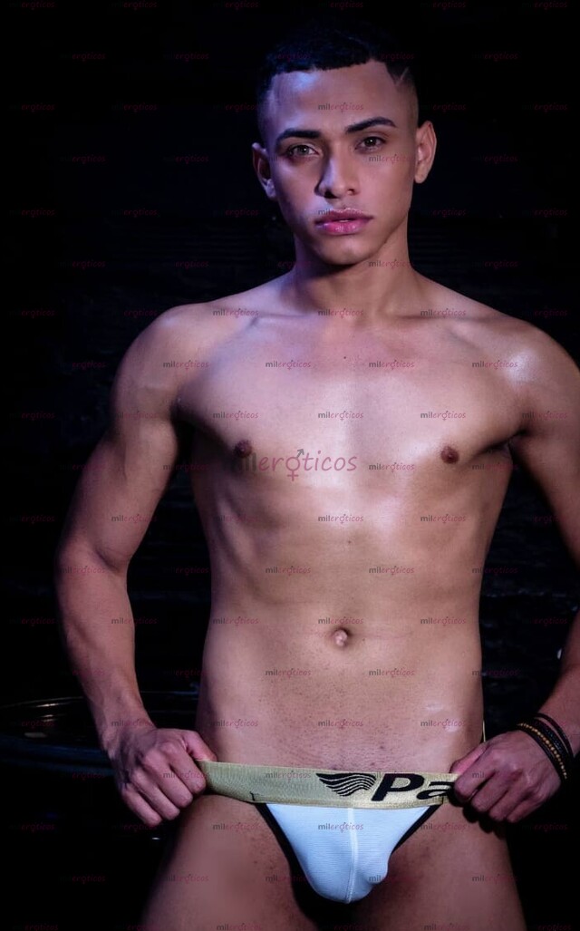 FOTOS DE SOY UN CHICO VERGO DE 22 CM 16 DE GRUESO ESTOY DISPONIBLE PARA PASAR MUY BIEN