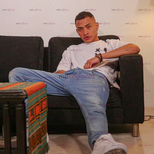 FOTOS DE SOY UN CHICO VERGO DE 22 CM 16 DE GRUESO ESTOY DISPONIBLE PARA PASAR MUY BIEN