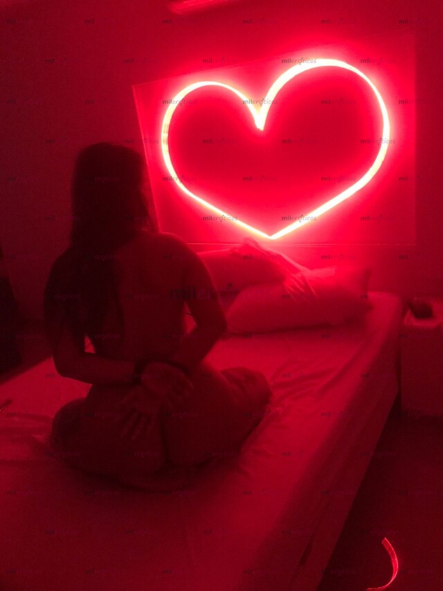 FOTOS DE PELIROJA JUGUETONA CON GRANDES CURVAS EXTROVERTIDA