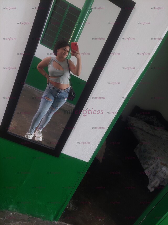 FOTOS DE SOY UNA CRESPA MAS OMENOS ALTA MIDO UNO 1:69 SOY BLANCA...??