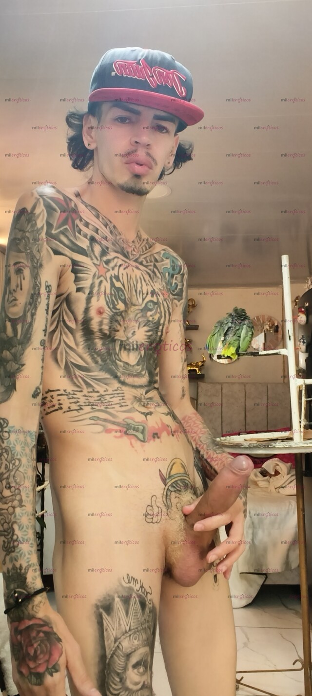 FOTOS DE FLACO ACTIVO MORBOSO BLANCO TATUADO LECHERO