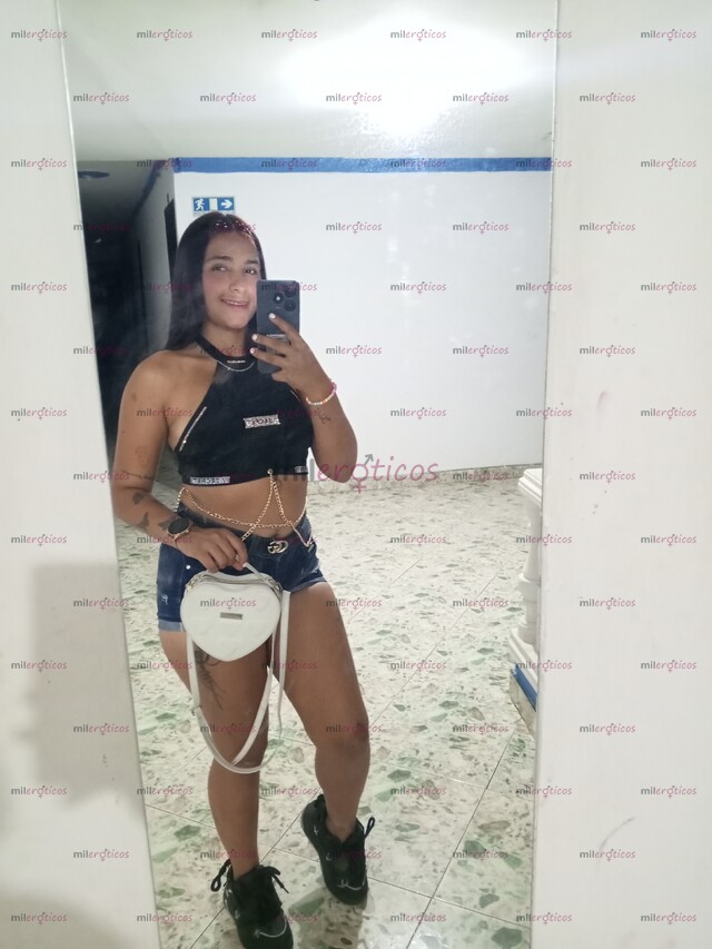 FOTOS DE HOLA MIS AMORES ME LLAMO ASHLEY LLEGÓ POR ACÁ PARA PASARLA RICO