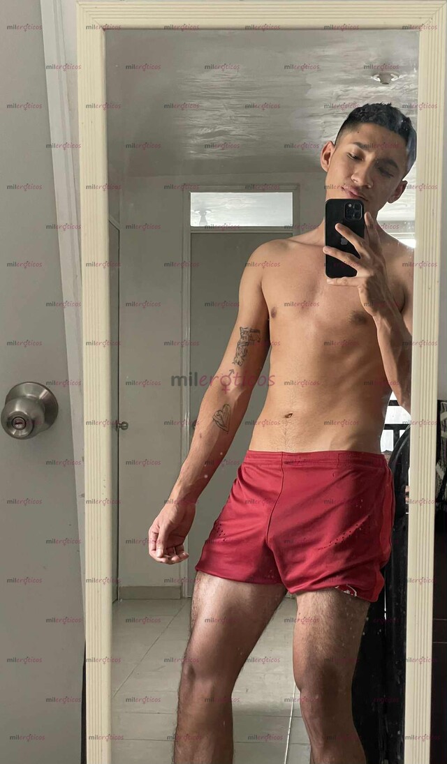 FOTOS DE JOVEN NALGON Y VERGON CON 22 CM LLENO DE LECHE Y TESTOSTERONA