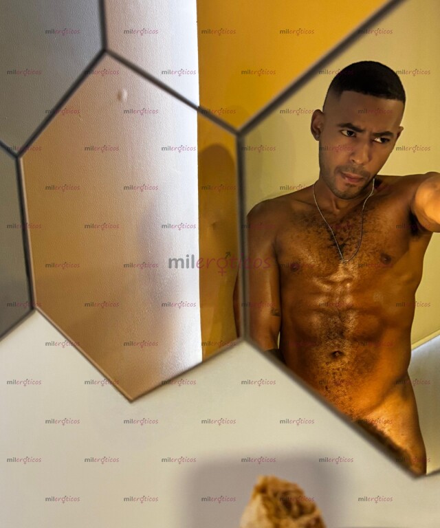 FOTOS DE NEGRO BISEXUAL CON VERGA GRUESA, SOMETEDOR DE CULOS