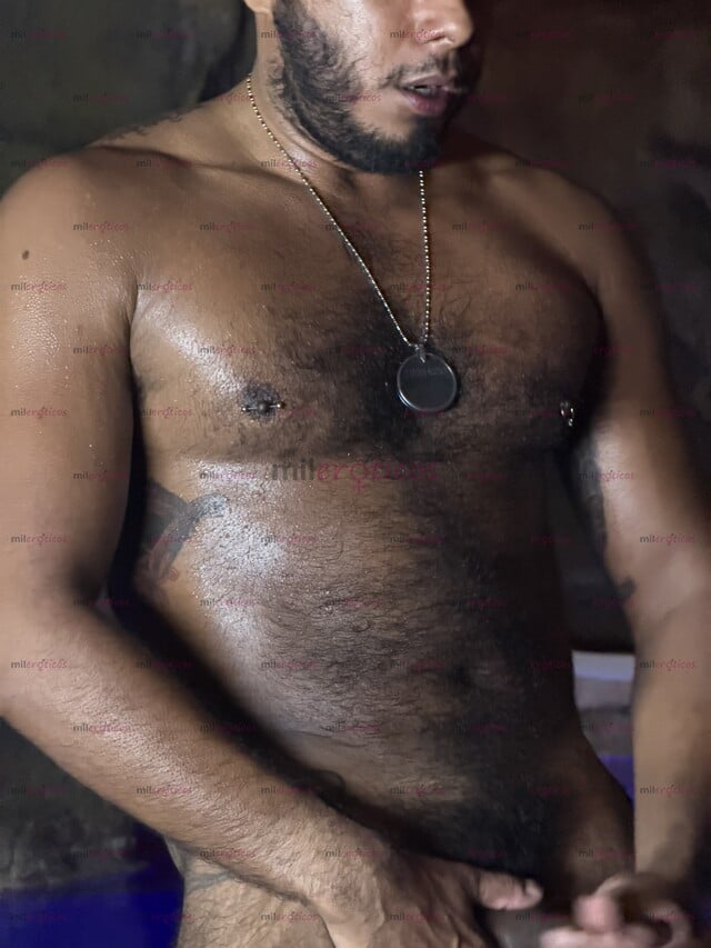 FOTOS DE ACTIVO DOMINANTE ATRACTIVO VELLUDO VERGON GRUESO MORENO TEN UN PLACER DE REYES