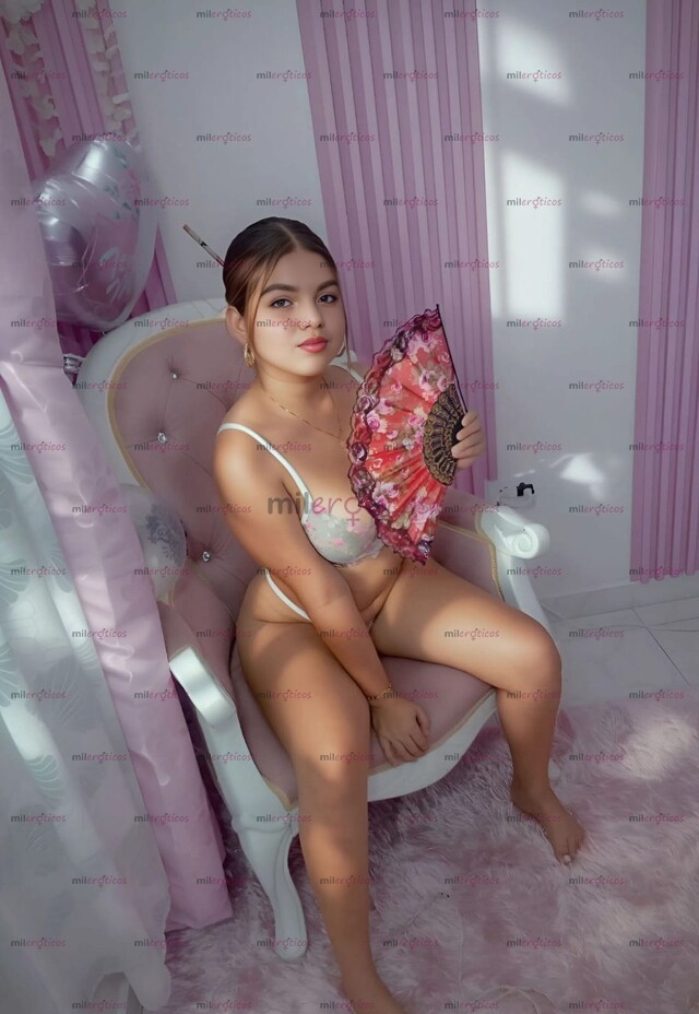 FOTOS DE RECIÉN LLEGADA: CHICA DE 18 AÑOS CON ACTITUD PICANTOSA