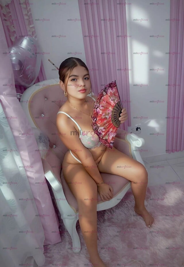 FOTOS DE TU NUEVA TENTACIÓN DE 18 AÑOS: RECIÉN LLEGADA Y LISTA PARA SORPRENDER
