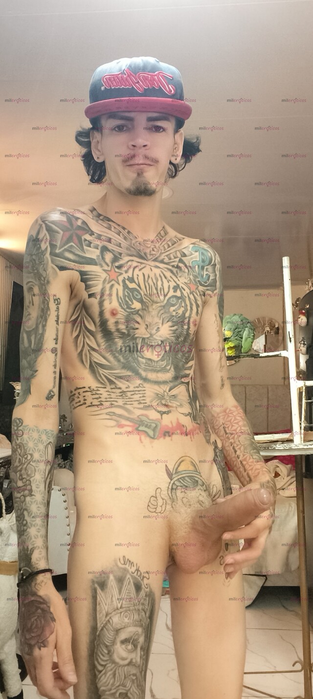 FOTOS DE FLACO ACTIVO MORBOSO BLANCO TATUADO LECHERO