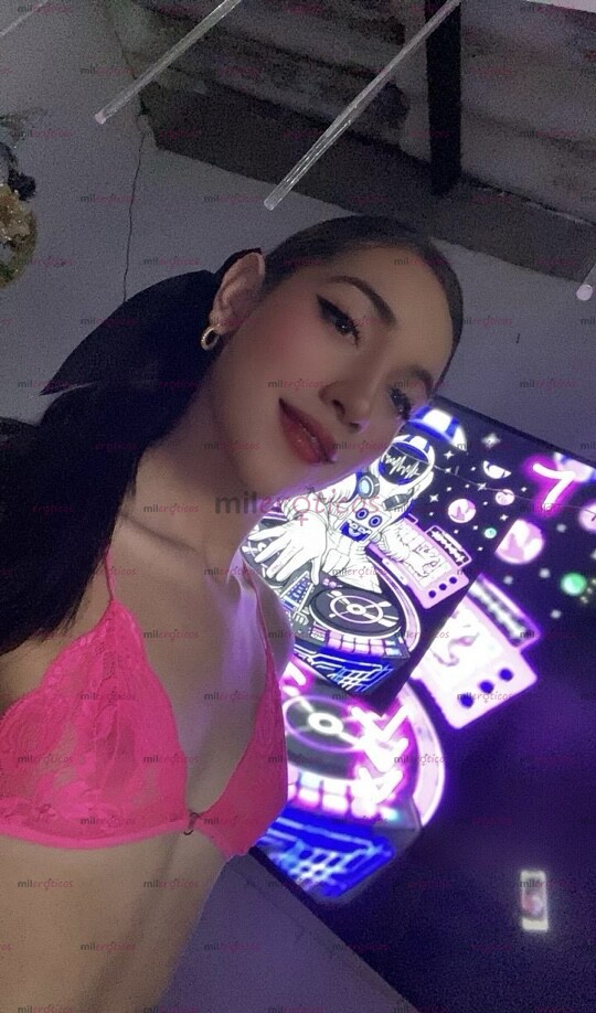 FOTOS DE PERVERTIDA PAULINA CON GANAS DE VERGA Y LECHE EN MIS SENOS