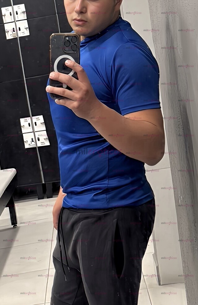 FOTOS DE UNIVERSITARIO ACTIVO VARONIL CALIENTE DE 23 AÑOS