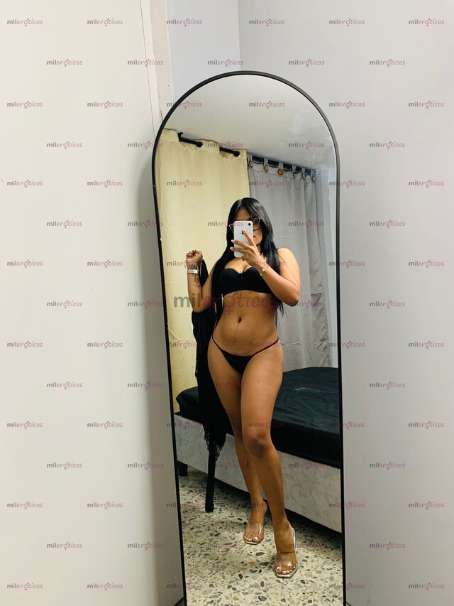 FOTOS DE HOLA AMORES SOY MELANY HERMOSA INDIA BIEN CULONA . DE 22 AÑOS