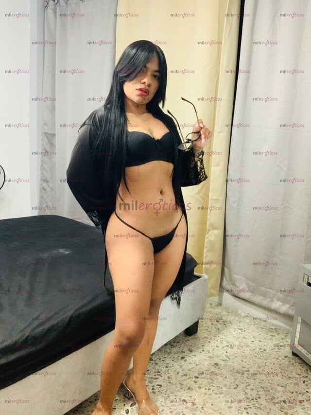 FOTOS DE HOLA AMORES SOY MELANY HERMOSA INDIA BIEN CULONA . DE 22 AÑOS
