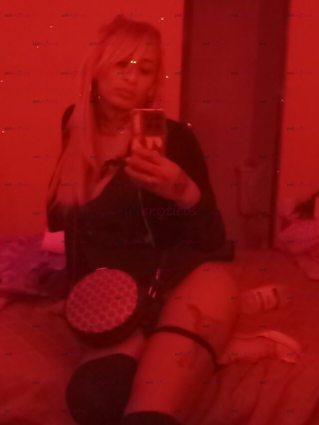 FOTOS DE CHICA DORADA LISTA PARA COMPLACER TUS SUEÑOS Y FANTASÍAS