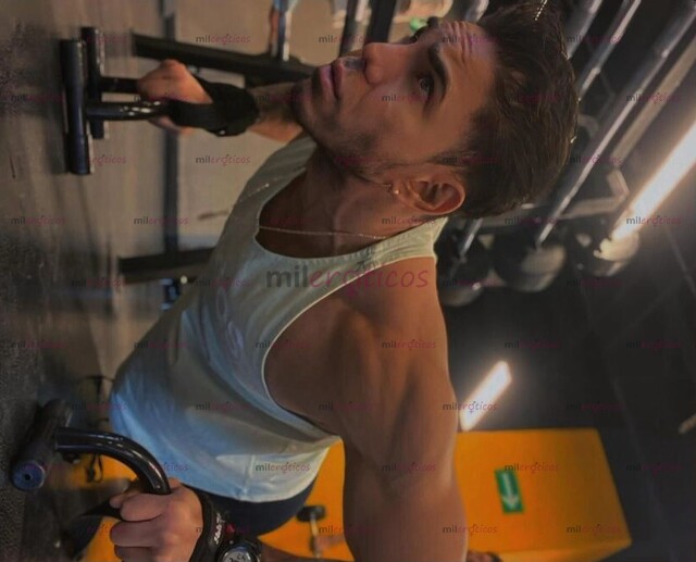 FOTOS DE ALESSANDRO DE VISITA EN LA CIUDAD SCORT EXTRANJERO