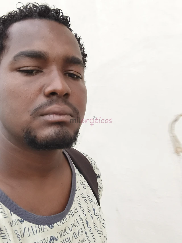 Boa noite bom dia boa tarde sou marcos tenho 23 anos e sou de nova iguacu sou um jovem rapaz que adora chupada no ovo e adoro chupar tambem so nao dou...