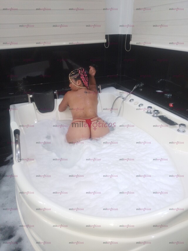 FOTOS DE LINDA ATRACTIVA NINFOMANA ARDIENTE JUGUETONA.....