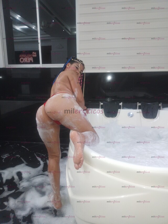 FOTOS DE LINDA ATRACTIVA NINFOMANA ARDIENTE JUGUETONA.....