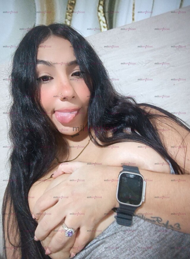 FOTOS DE DESCOMPLICADA Y MUY COMPLACIENTE ÁNGELA