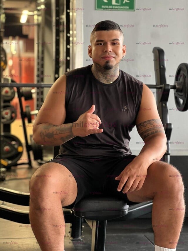 FOTOS DE VEN Y DISFRUTA DE UN POLLO MACHO VARONIL TATUADO EN TU CIUDAD