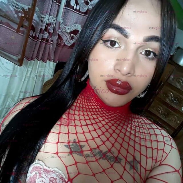 FOTOS DE , ASEADA,APRETADA,:AMOROSA,CADERAS CURVILINEAS.CURVAS DE PAISAJ