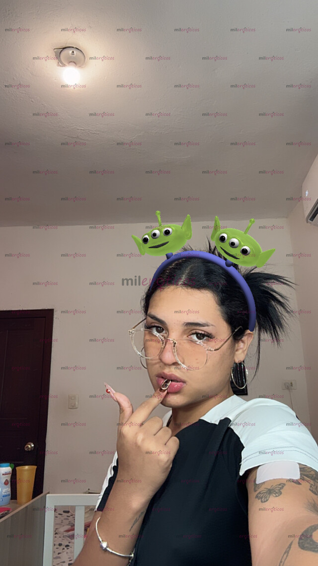 FOTOS DE CHICA TRANS JOVEN Y ENCANTADORA, FINA, MORBOSA Y ADICTIVA