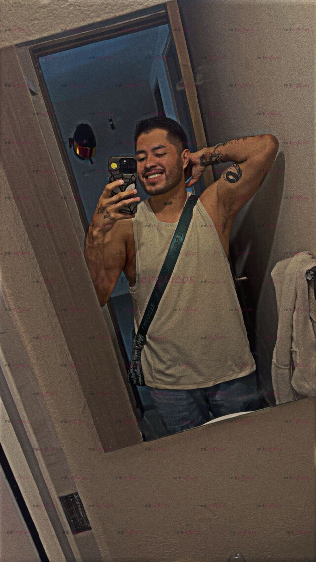 FOTOS DE JOVEN DISPUESTO A CUMPLIR TODAS TUS FANTASÍAS