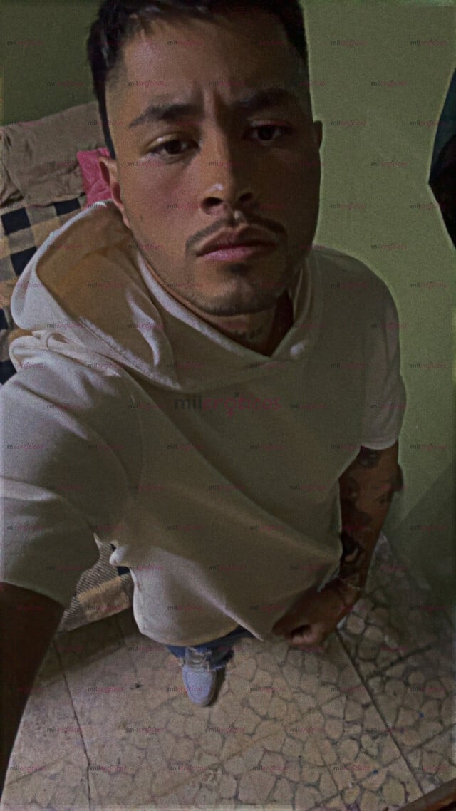 FOTOS DE JOVEN DISPUESTO A CUMPLIR TODAS TUS FANTASÍAS