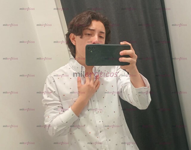 FOTOS DE 18 AÑOS MASCULINO, ACTIVO, SERIO Y CON ACTITUD