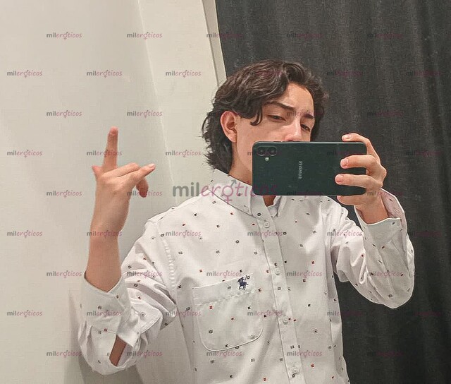 FOTOS DE 18 AÑOS MASCULINO, ACTIVO, SERIO Y CON ACTITUD