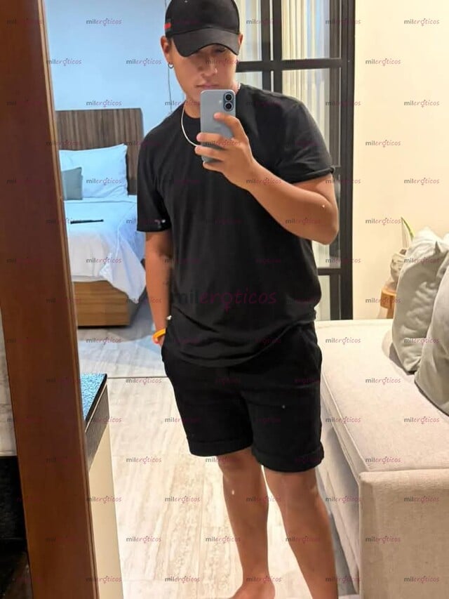 FOTOS DE CHICO LATINO DISPUESTO A CUMPLIR ESOS DESEOS