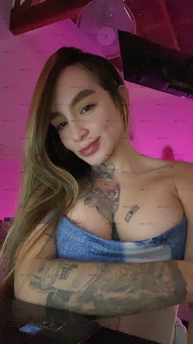 FOTOS DE DELICIOSA Y ESTRECHITA, TATUADA EXÓTICA Y CALIENTE PAISA, ME ENCANTA CHUPAR.