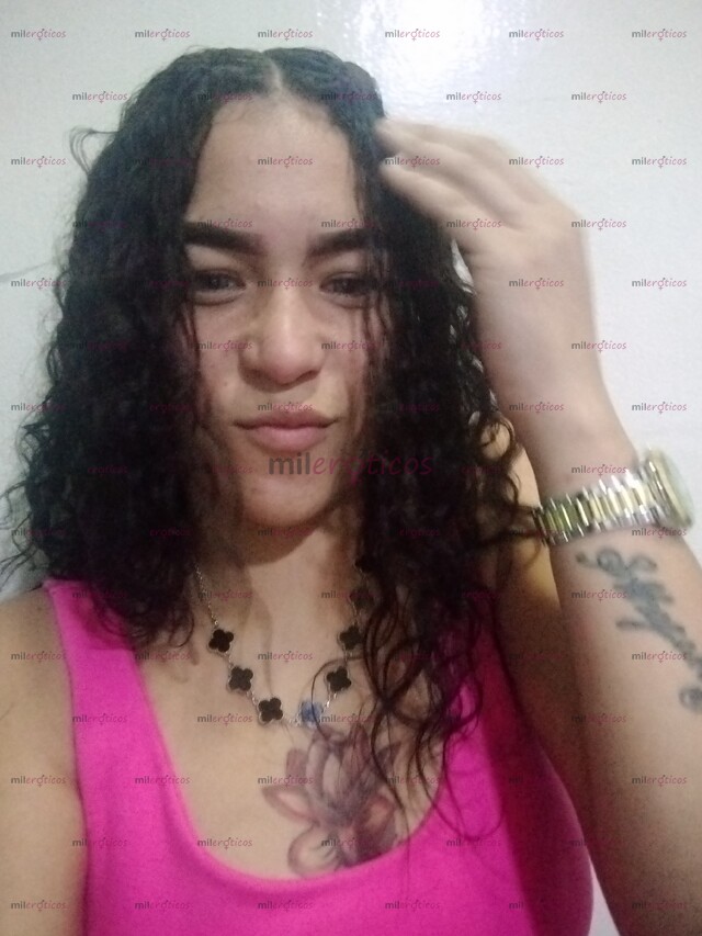 FOTOS DE HOLA SOY BRITTANY FLACA CRESPA EXTROVERTIDA DISPUESTAS A COMPLACER TU DESEOS