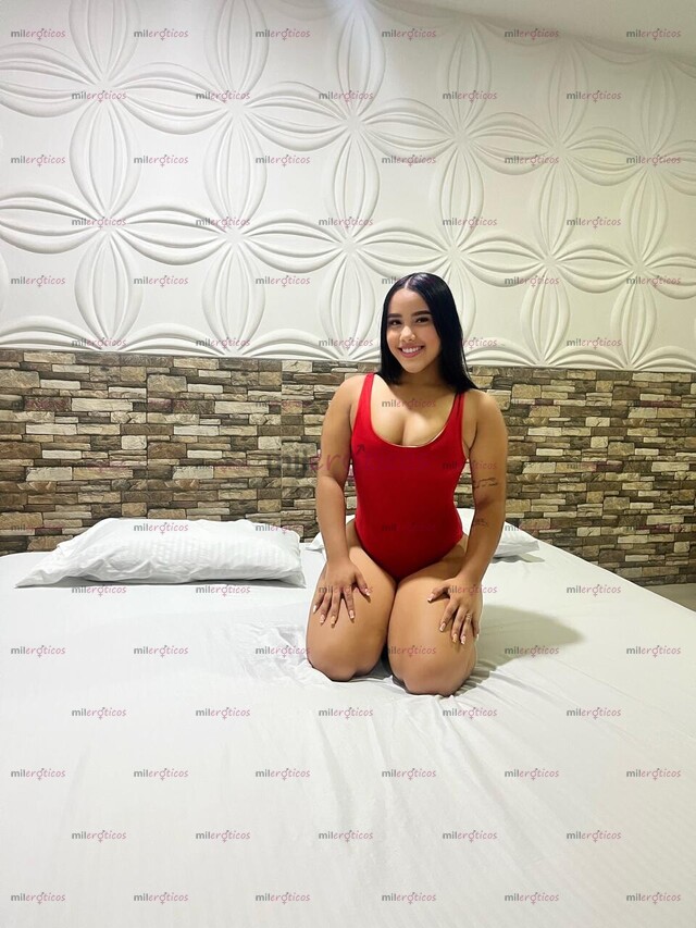 FOTOS DE DULCE UNA LINDA FLACA DE 19AÑOS PRIMERA VEZ EN EL AMBIENTE