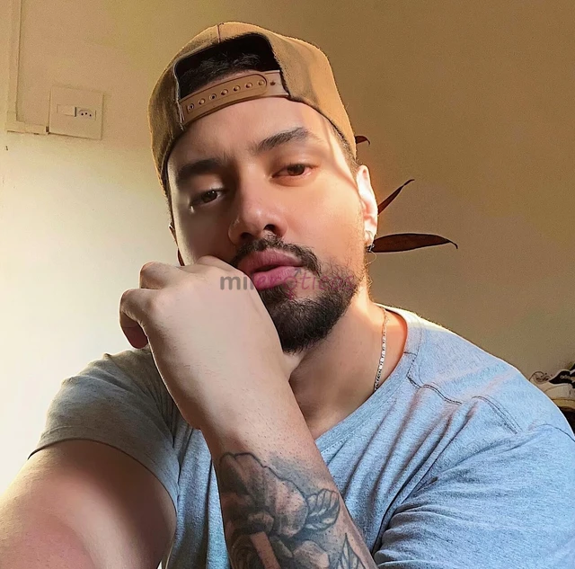 Mais fotos via whatsapp opa de volta a sp pra satisfazer voce amp me chamo felipe tenho 1 74 e 80 kg bem distribuidos faco o estilo namoradinho pra vo...