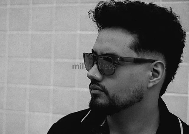 Mais fotos via whatsapp opa de volta a sp pra satisfazer voce amp me chamo felipe tenho 1 74 e 80 kg bem distribuidos faco o estilo namoradinho pra vo...