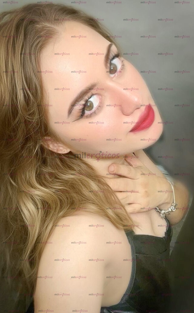 FOTOS DE CON LUGAR! SEXY CHICHONA COLOMBIANA VIP!!