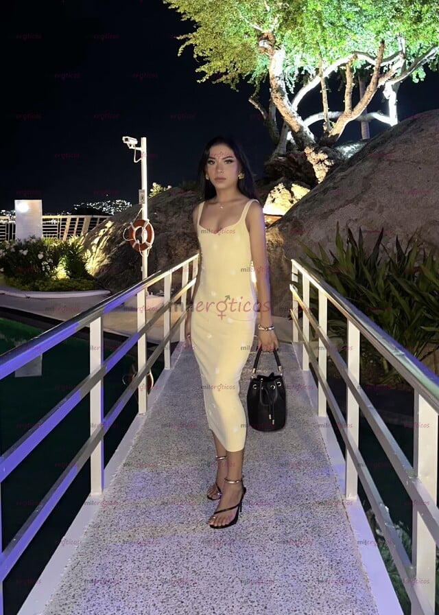 FOTOS DE MORENITA CALIENTE DE 22 AÑITOS SÚPER FEMENINA Y LECHERA.