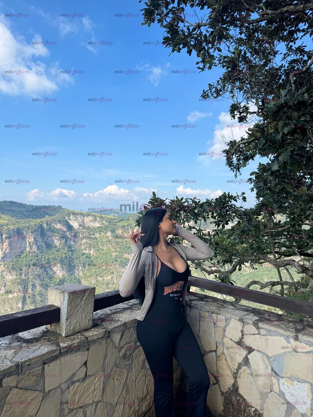 FOTOS DE POCOS DÍAS FLAQUITA NALGONA TETONA DOTADA Y BIEN APRETADITA